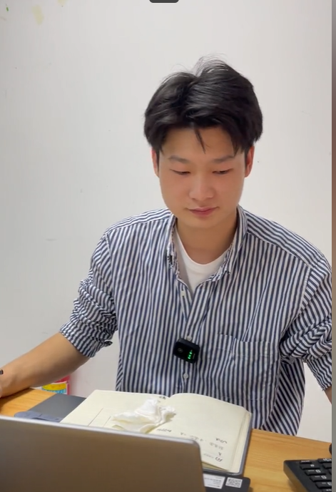 尾款人的辦公日常，新人打電話還是很緊張哦！各位上帝多多支持!#尾款人的破防瞬間#